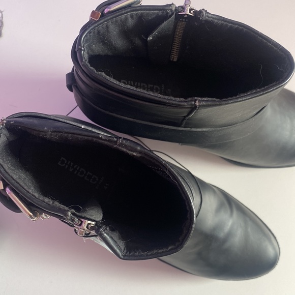 Booties - Picture 3 of 4